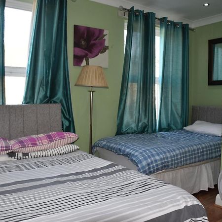 Three Bedroom House Lancaster Road London Exterior photo