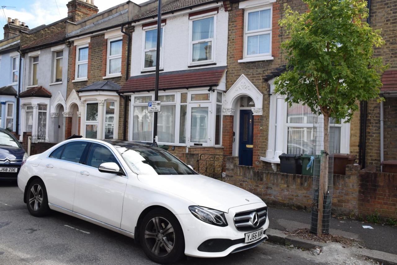 Three Bedroom House Lancaster Road London Exterior photo
