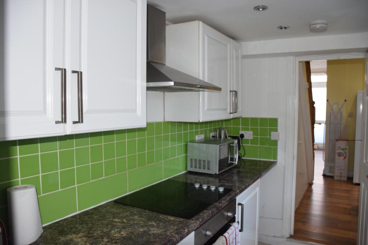 Three Bedroom House Lancaster Road London Exterior photo