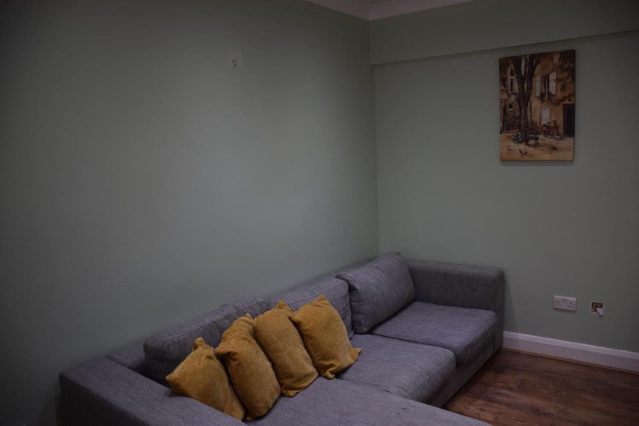 Three Bedroom House Lancaster Road London Exterior photo