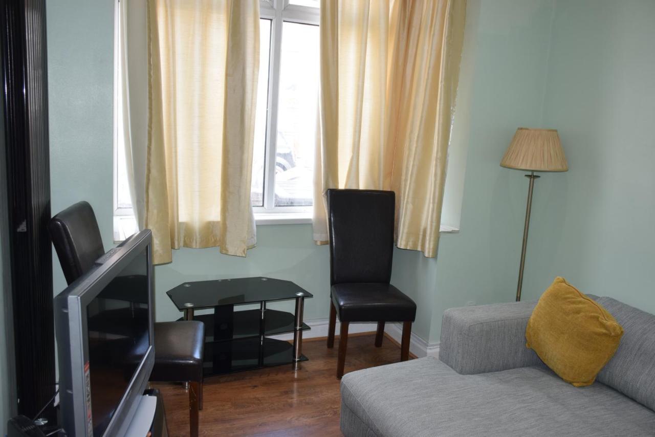 Three Bedroom House Lancaster Road London Exterior photo